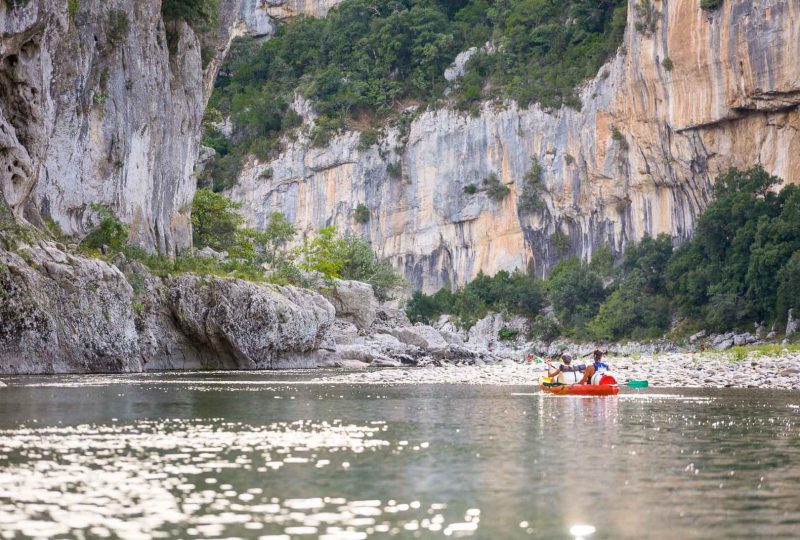 Canoë – Kayak de Châmes à St Martin d’Ardèche – 24 km / 1 jour avec Loulou Bateaux à Vallon-Pont-d'Arc - 2