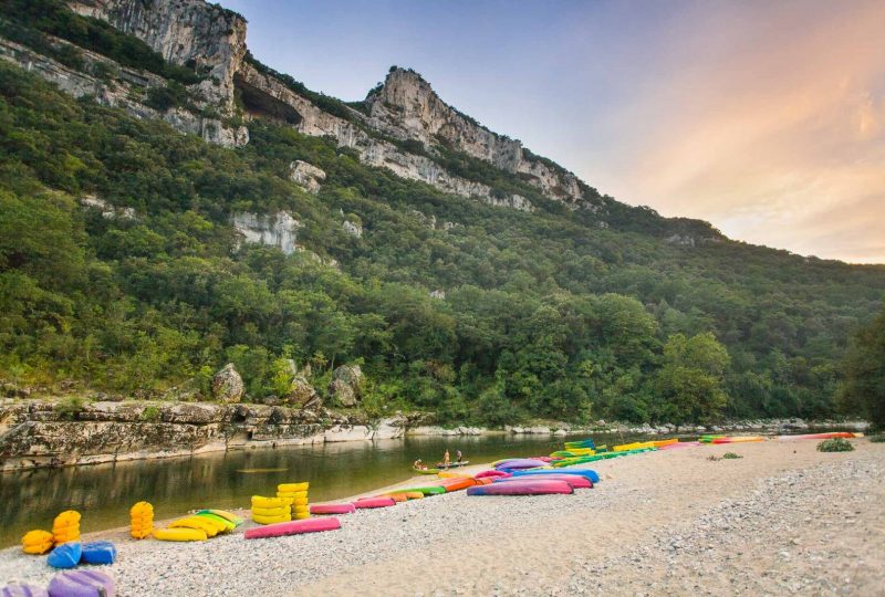 Canoë – Kayak de Vallon à St Martin d’Ardèche – 32 km / 2 jours avec Loulou Bateaux à Vallon-Pont-d'Arc - 3